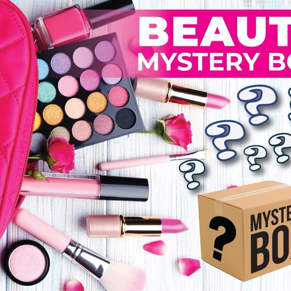 $50 SURPRISE MAKEUP/BEAUTY BAGS ⁉️💄 ALL FULL SIZE/ BNIB 😍🎉 - Picture 2 of 4